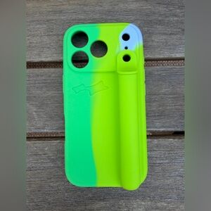 Skylrk phone case (iPhone 17 pro)